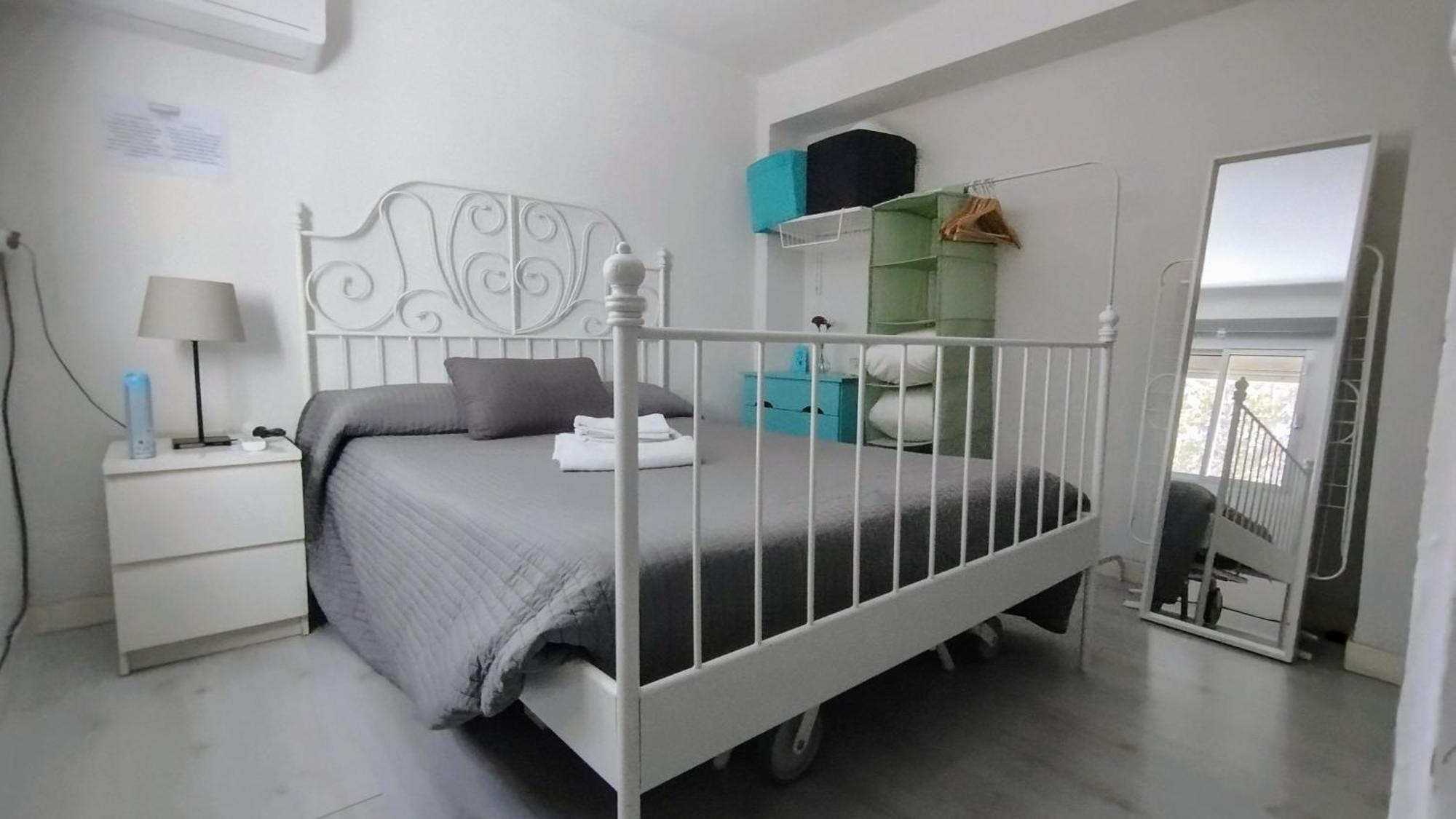 Apartamento 1 Dormitorio Y Salon Con Sofa Cama Bien Comunicado Con El Centro Sevilla Exterior foto